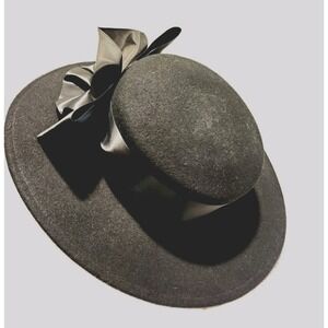 Ladies 100% Wool Wide Brim Felt Hat with  Black Satin Ribbon. Made In USA EUC